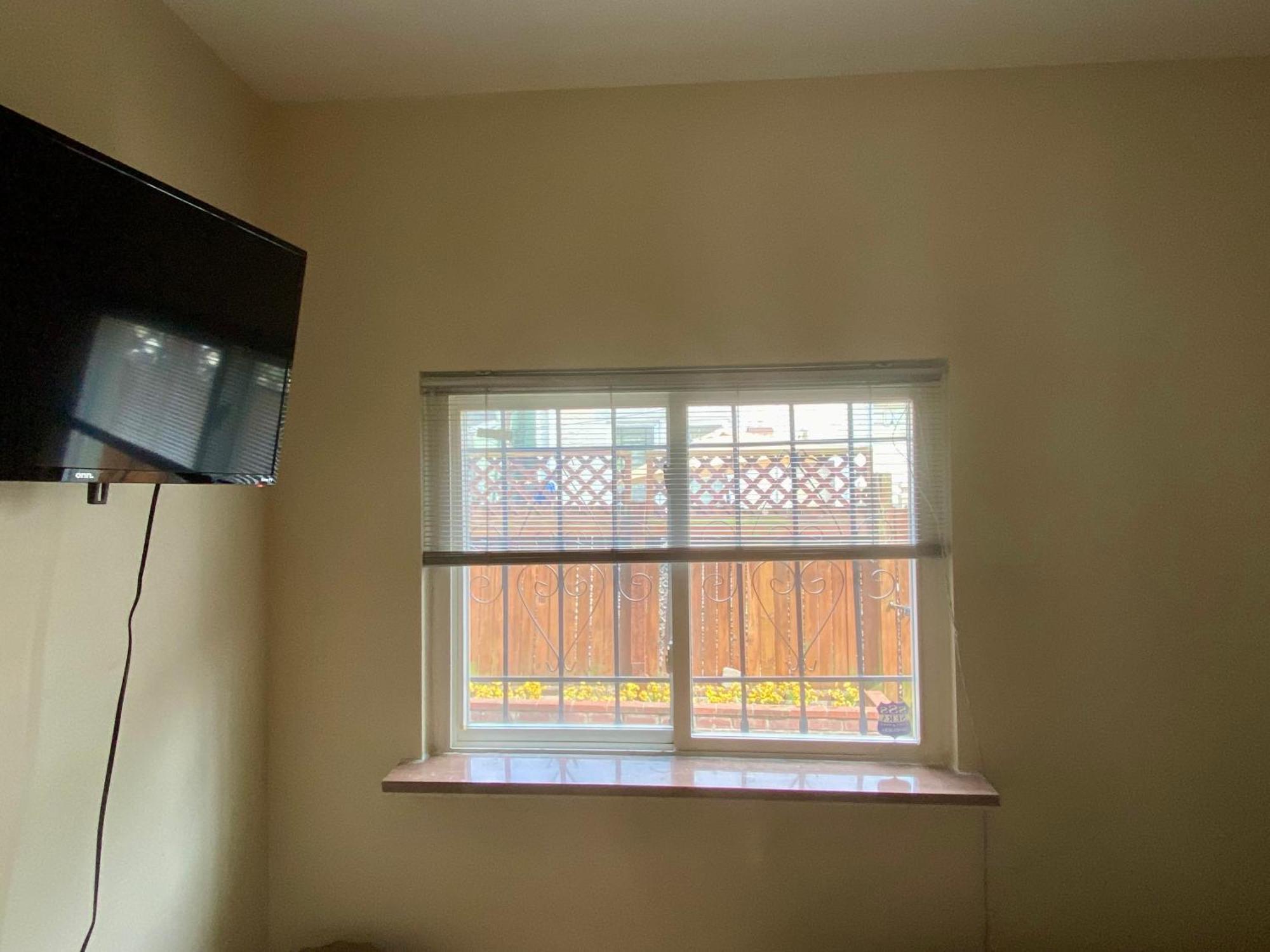 Historic Townhouse Oasis With En-suite Bathroom *