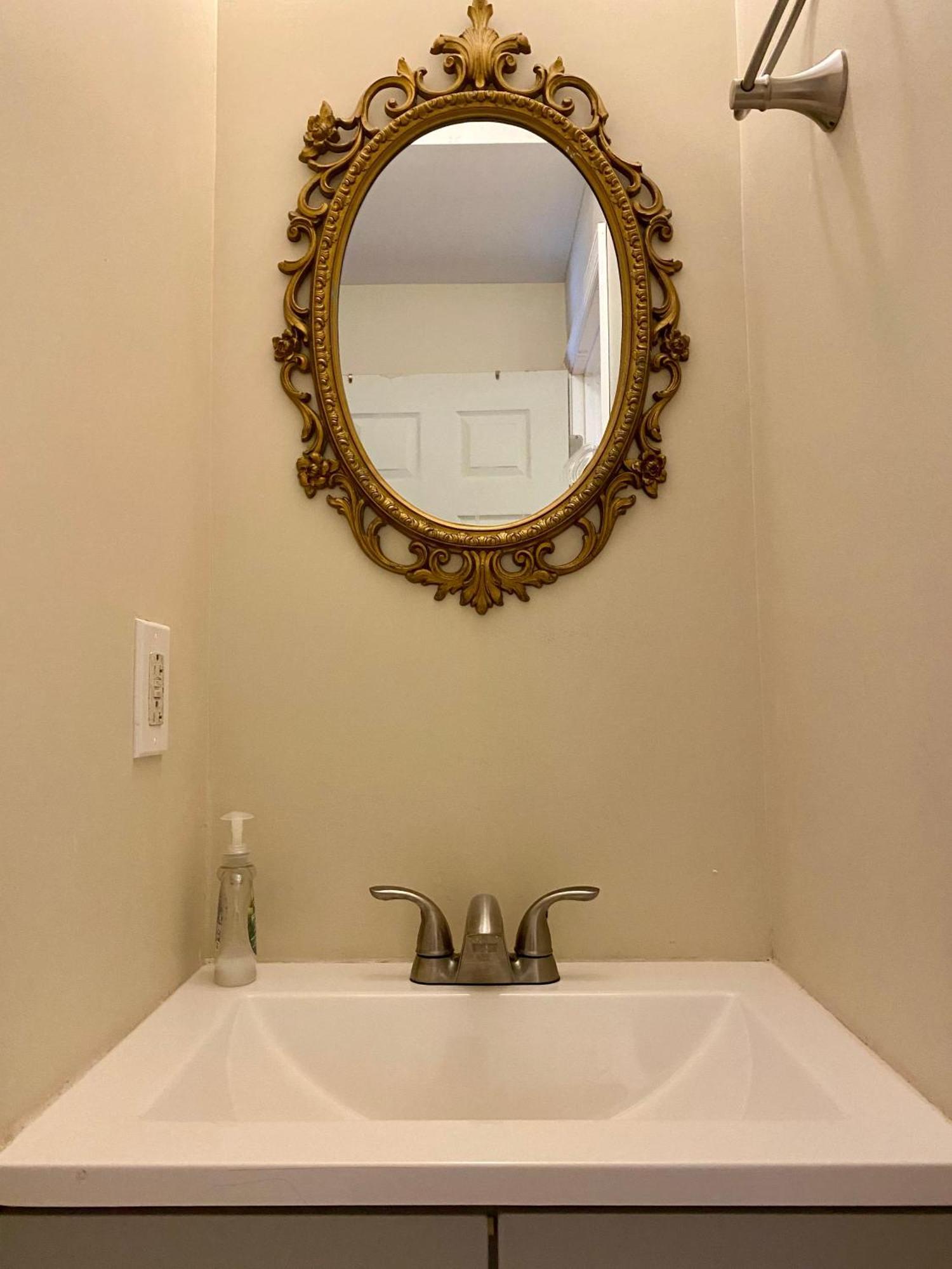 Historic Townhouse Oasis With En-suite Bathroom * Philadelphia