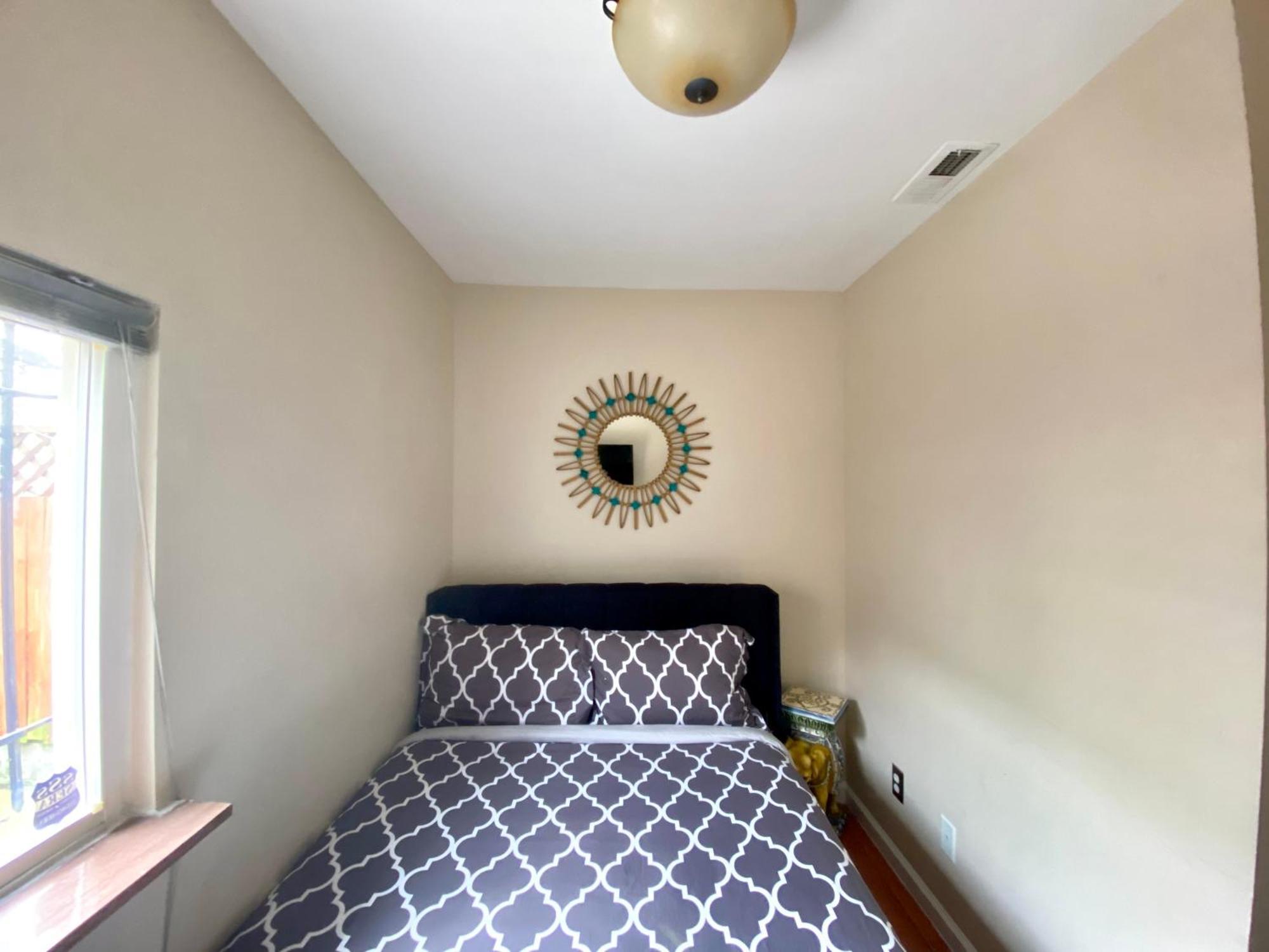 Historic Townhouse Oasis With En-suite Bathroom *